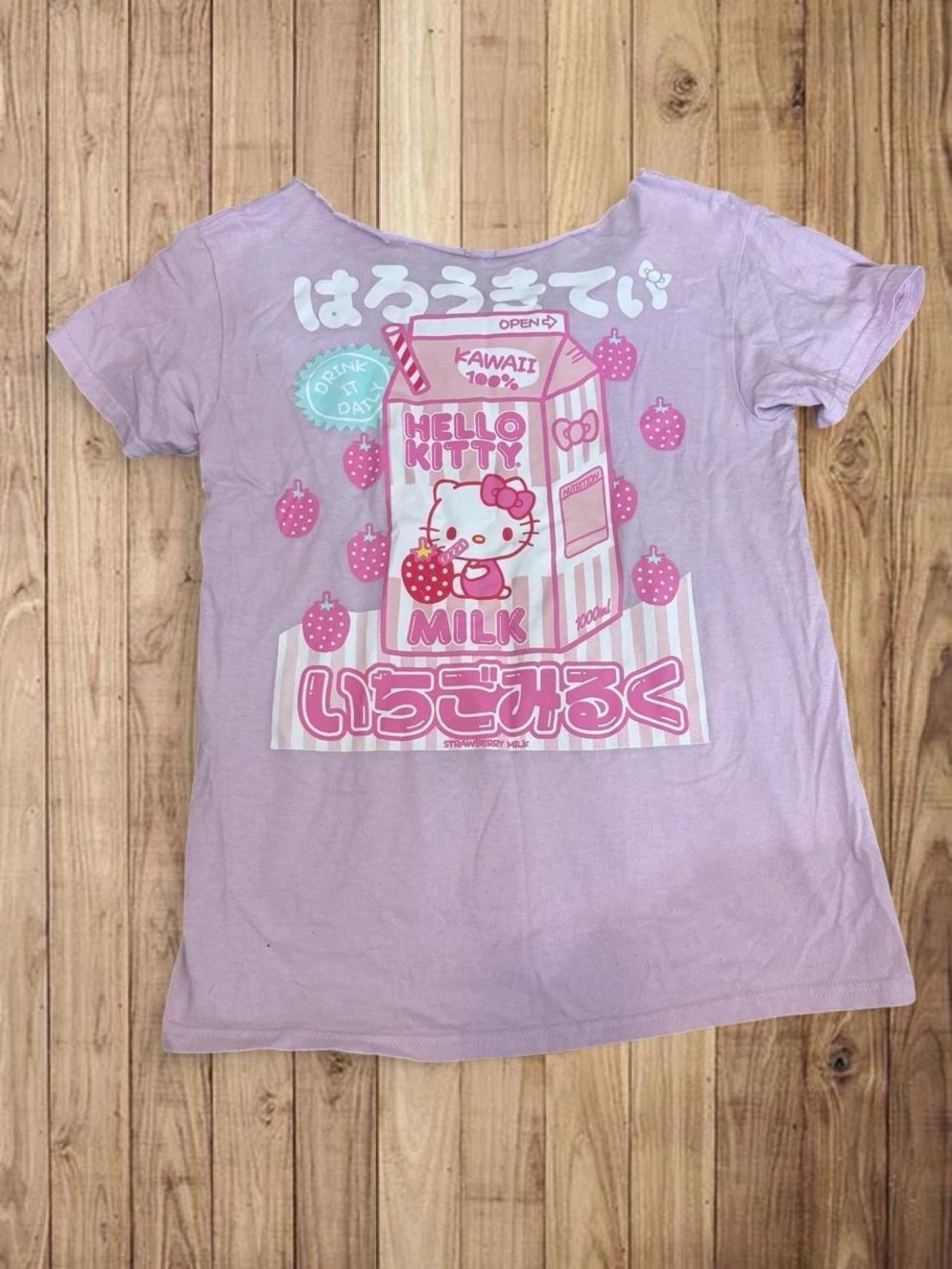 hello kitty tee - Picture 2 of 3